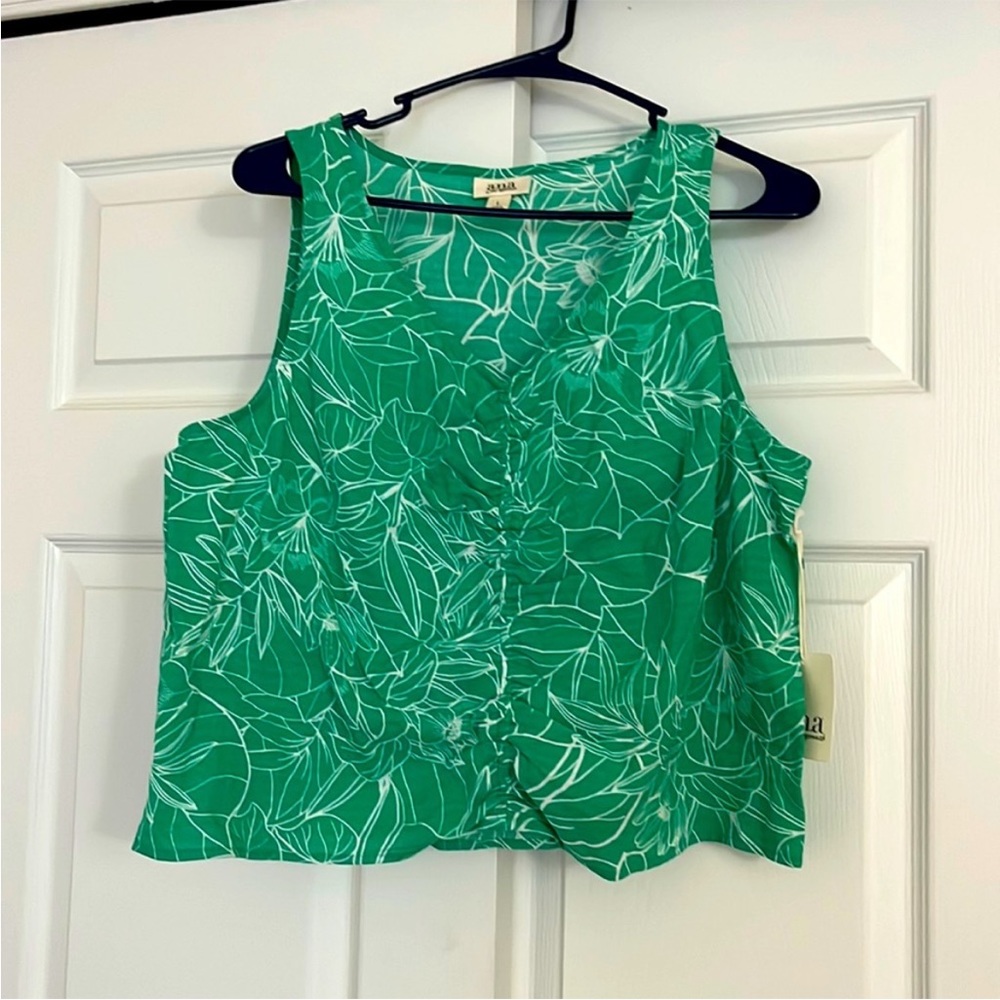 Crop Top - Picture 2 of 3